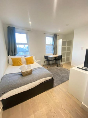 Cozy En-suite near Stratford